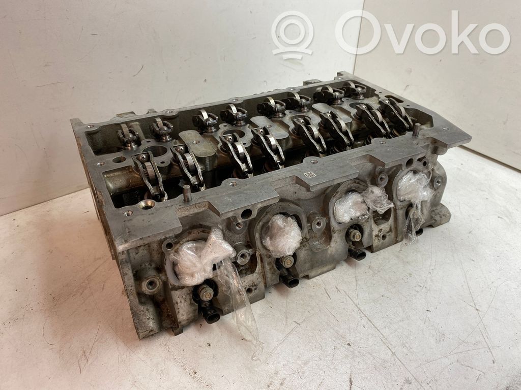 Volkswagen PASSAT B8 Engine head 