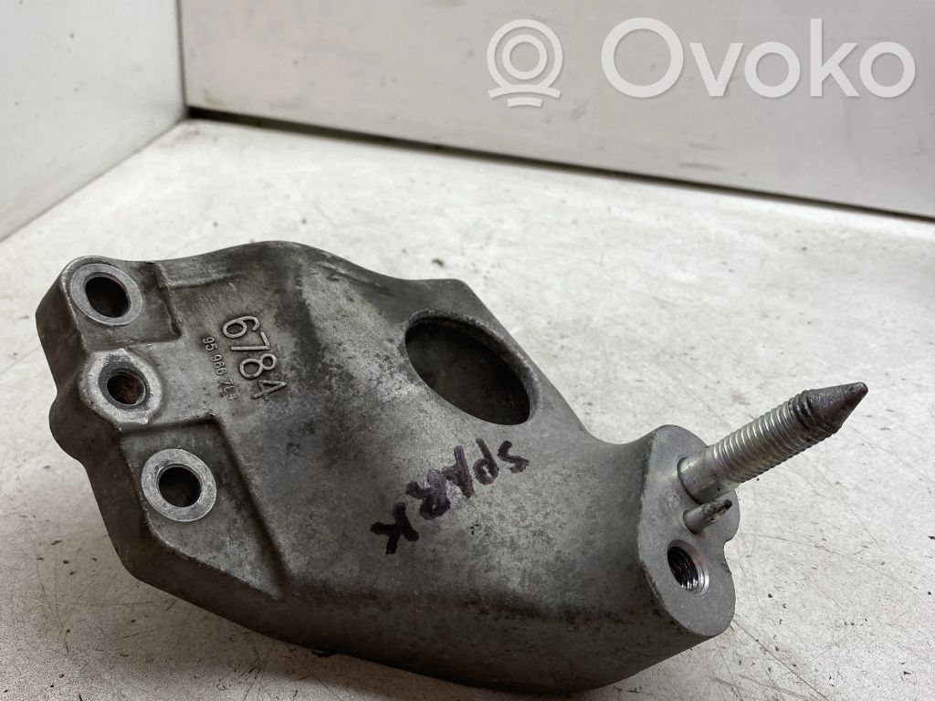Engine mounting bracket   95966784