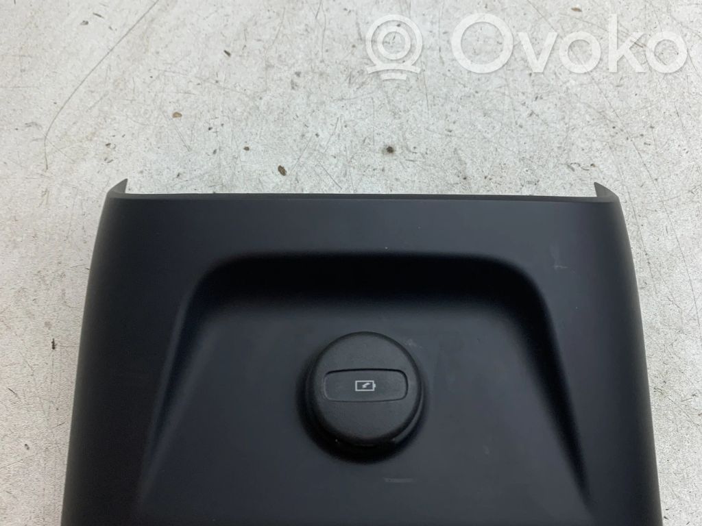 Volvo XC60 USB socket connector 