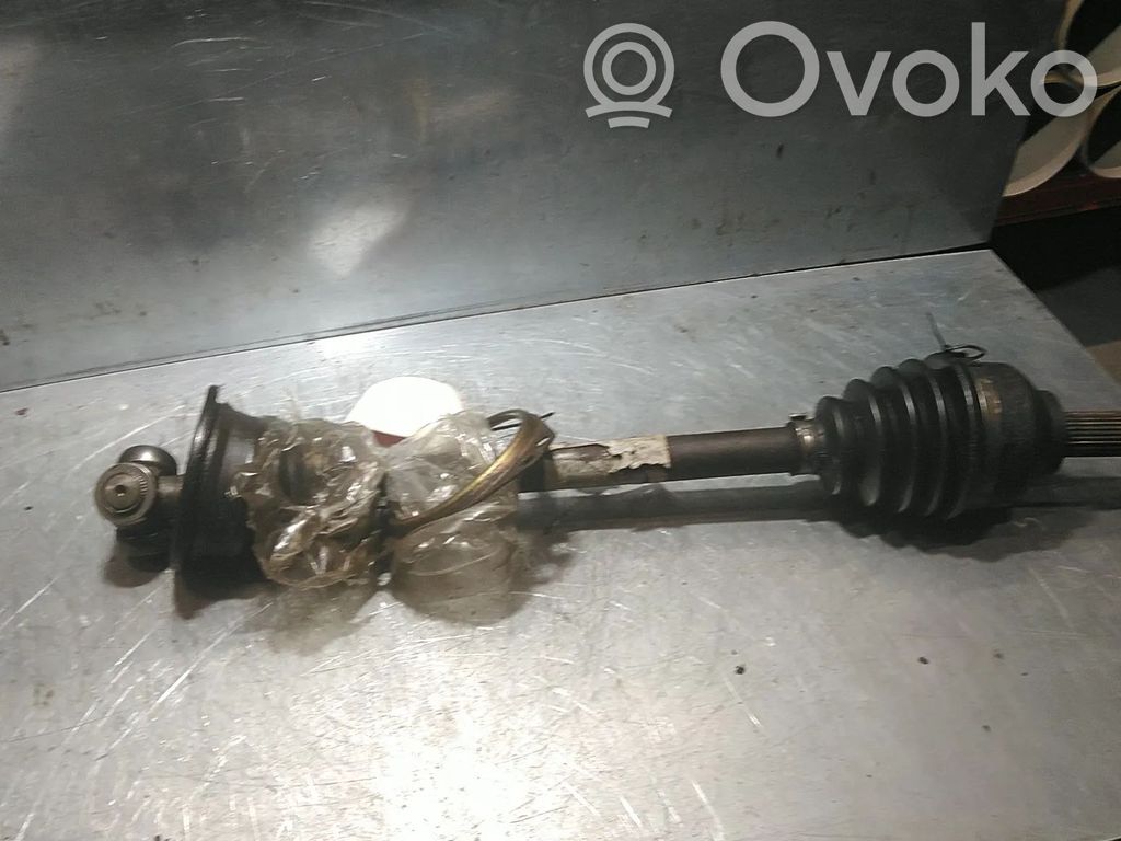 Opel Vivaro Półoś przednia 