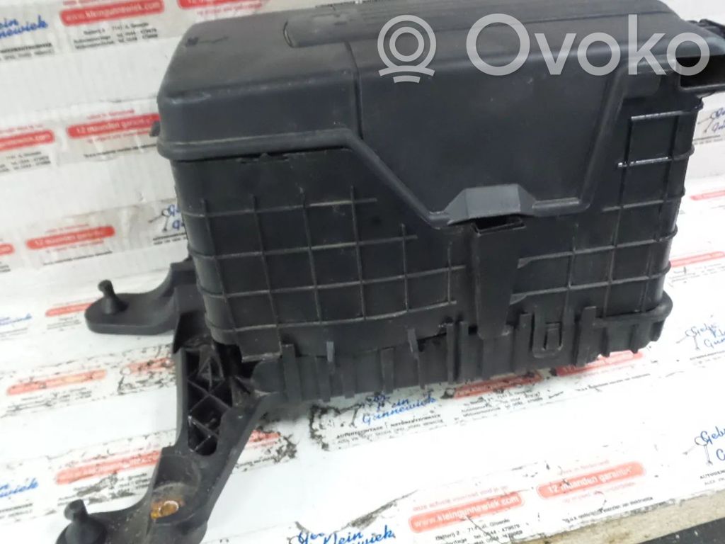 Battery box tray