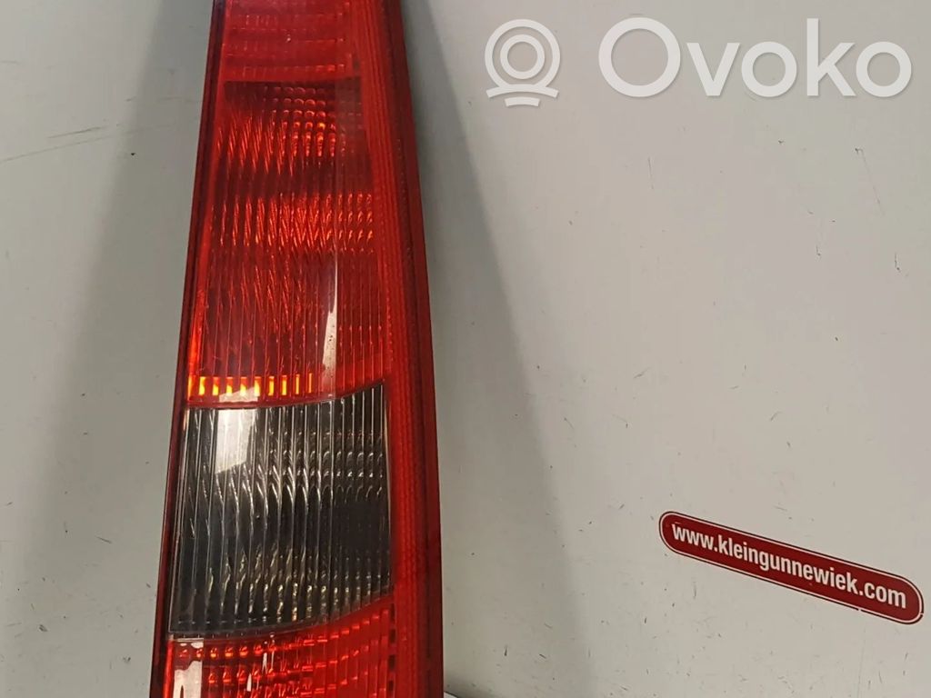 Ford Fiesta Aizmugurējais lukturis virsbūvē 