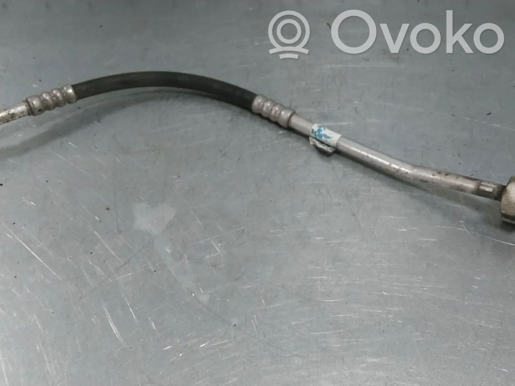 Ford Focus Ilmastointilaitteen putki (A/C) 