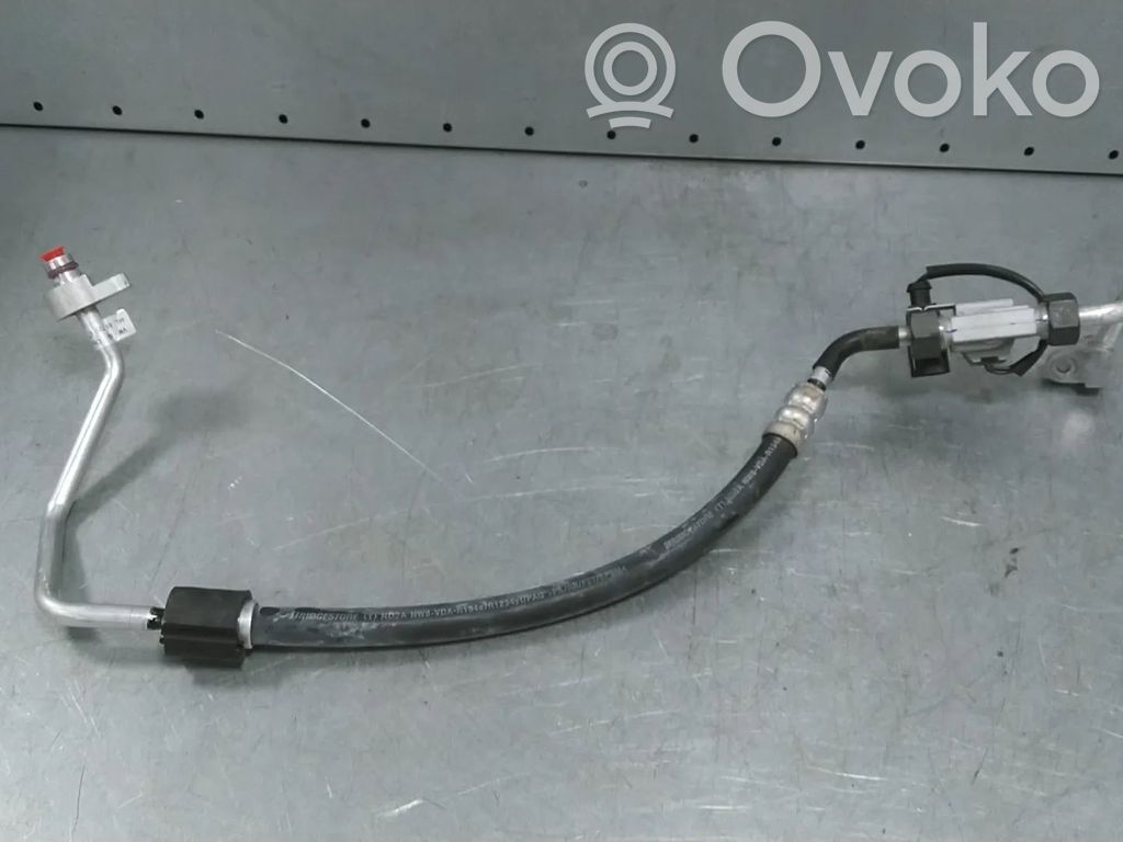 Ilmastointilaitteen putki (A/C)   4KL816720G,4KL816720J
