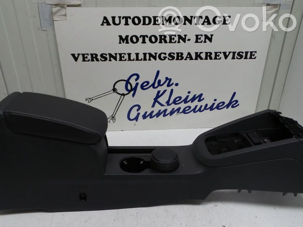 Volkswagen Jetta VI Tunel środkowy 