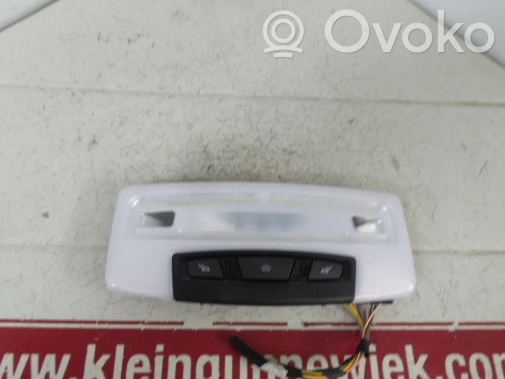 BMW 3 F30 F35 F31 Lampka podsufitki tylna 