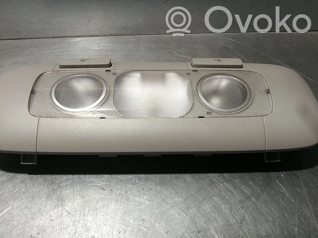 Volkswagen Golf V Luz del asiento trasero 