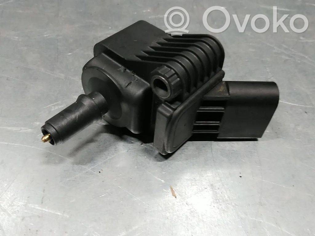 Volkswagen Polo V 6R High voltage ignition coil 