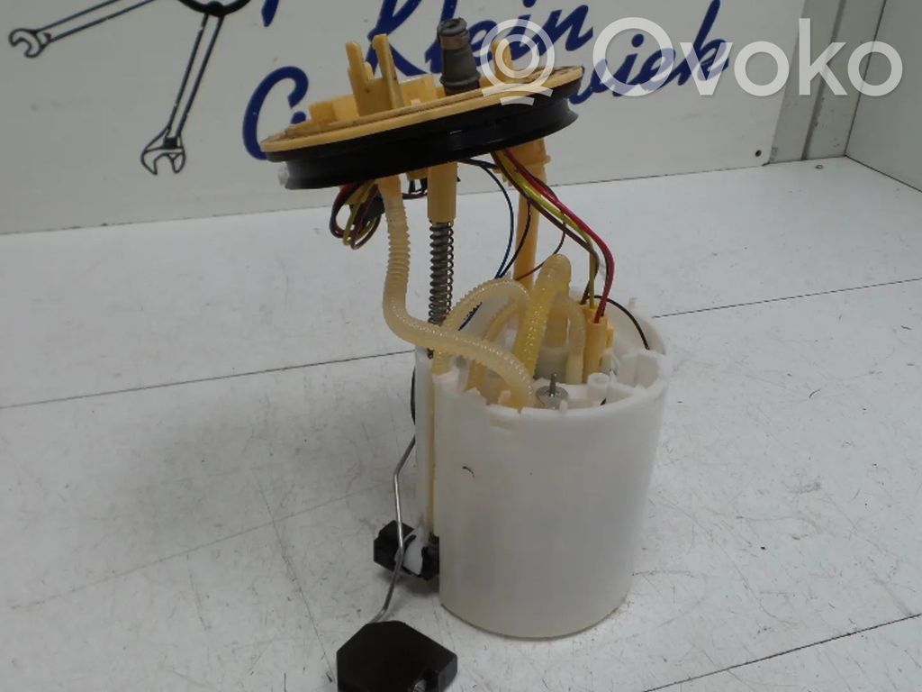 Volkswagen PASSAT B8 Bomba interna de combustible 