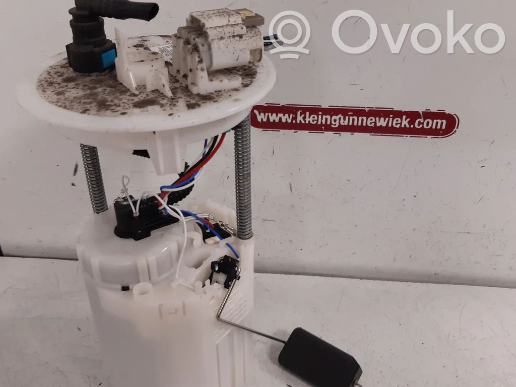 Opel Karl Bomba interna de combustible 