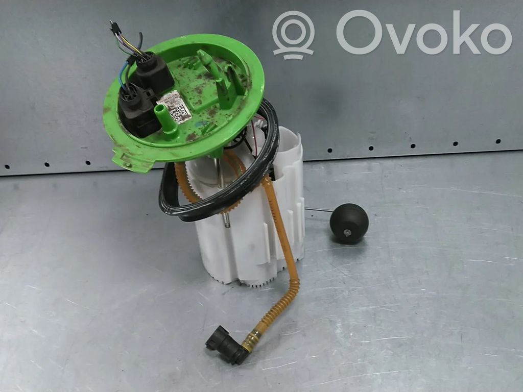 Volkswagen Golf VII Bomba interna de combustible 