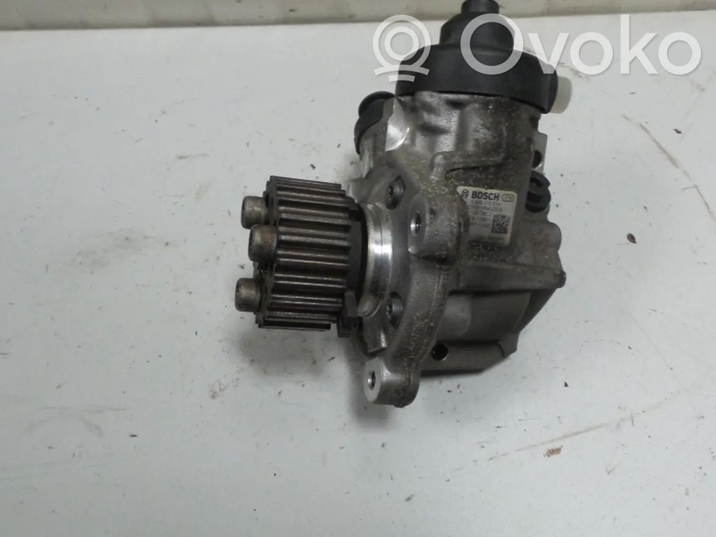 Volkswagen Touran II Fuel injection high pressure pump 