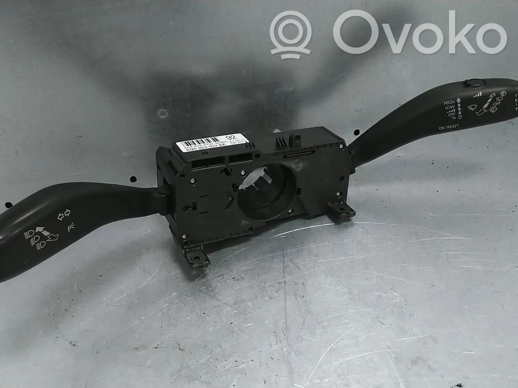 Volkswagen Polo V 6R Manetka / Przełącznik kierunkowskazów wycieraczek 