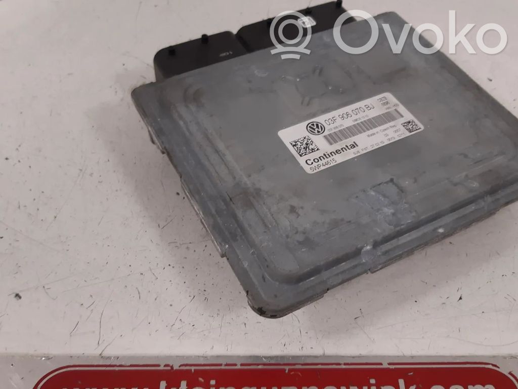 Volkswagen Golf VI Engine control unit/module 
