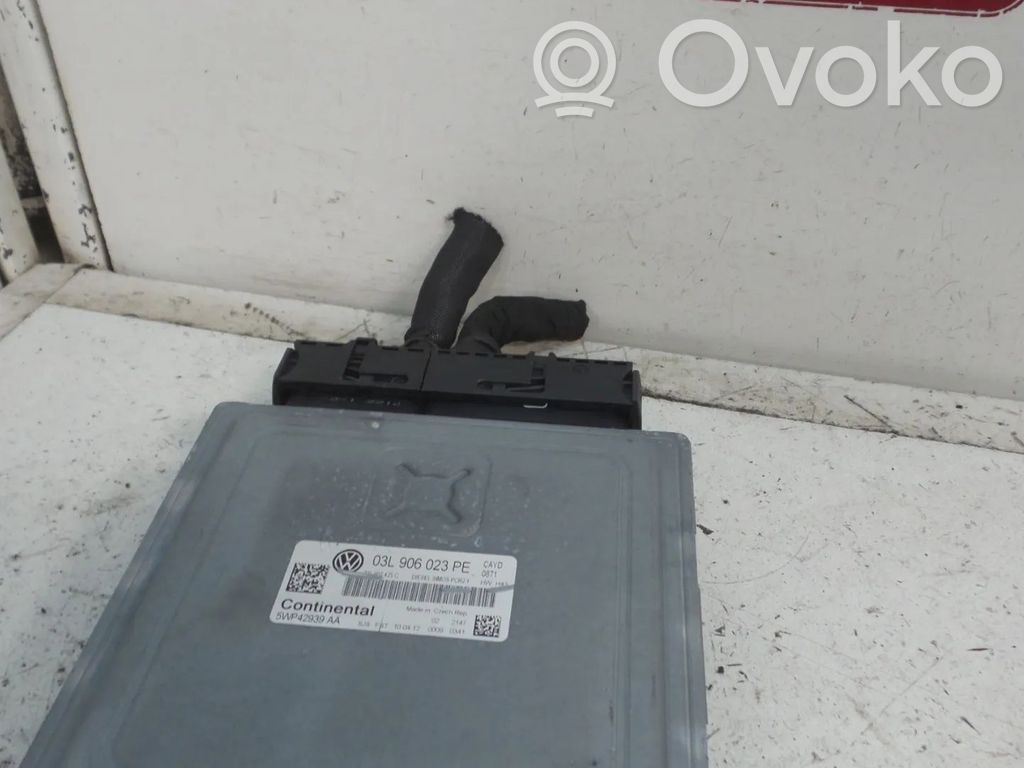 Volkswagen Caddy Engine control unit/module 