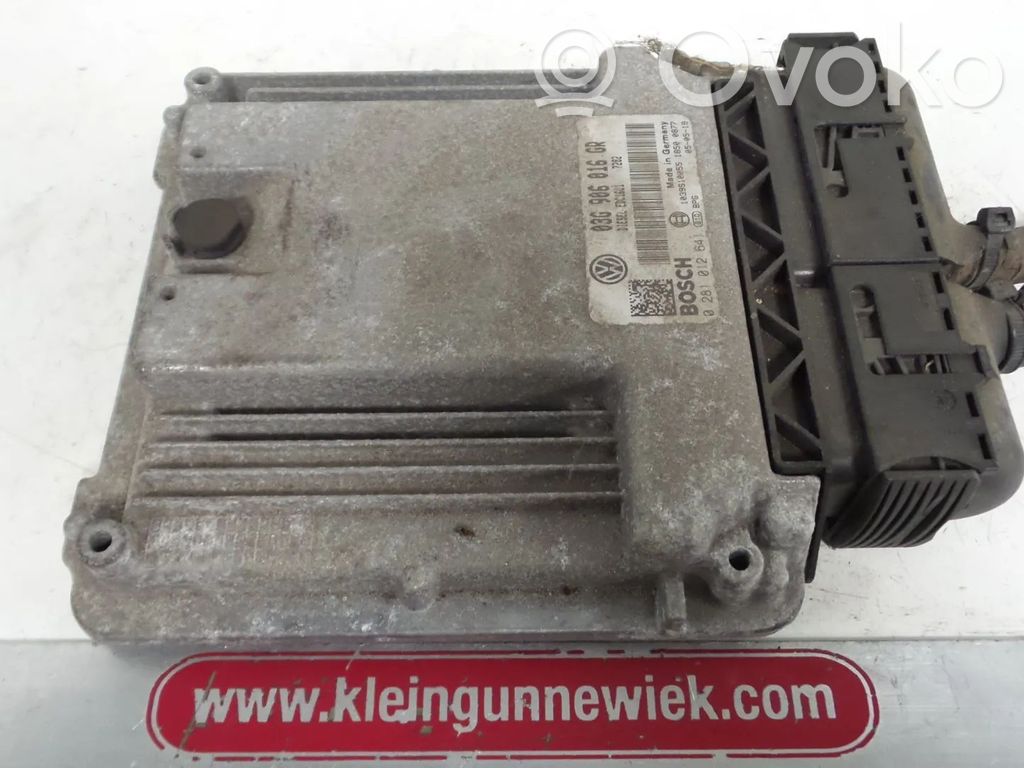 Volkswagen Golf V Engine control unit/module 