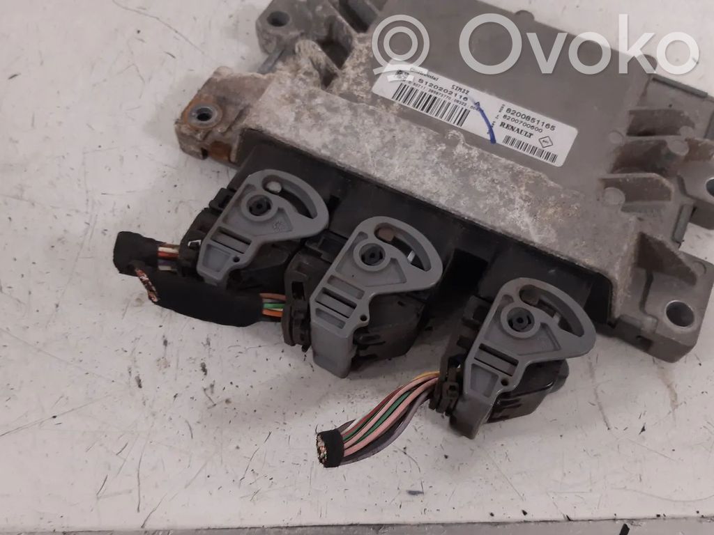 Engine control unit/module   8200851165,8200700600,D4F784