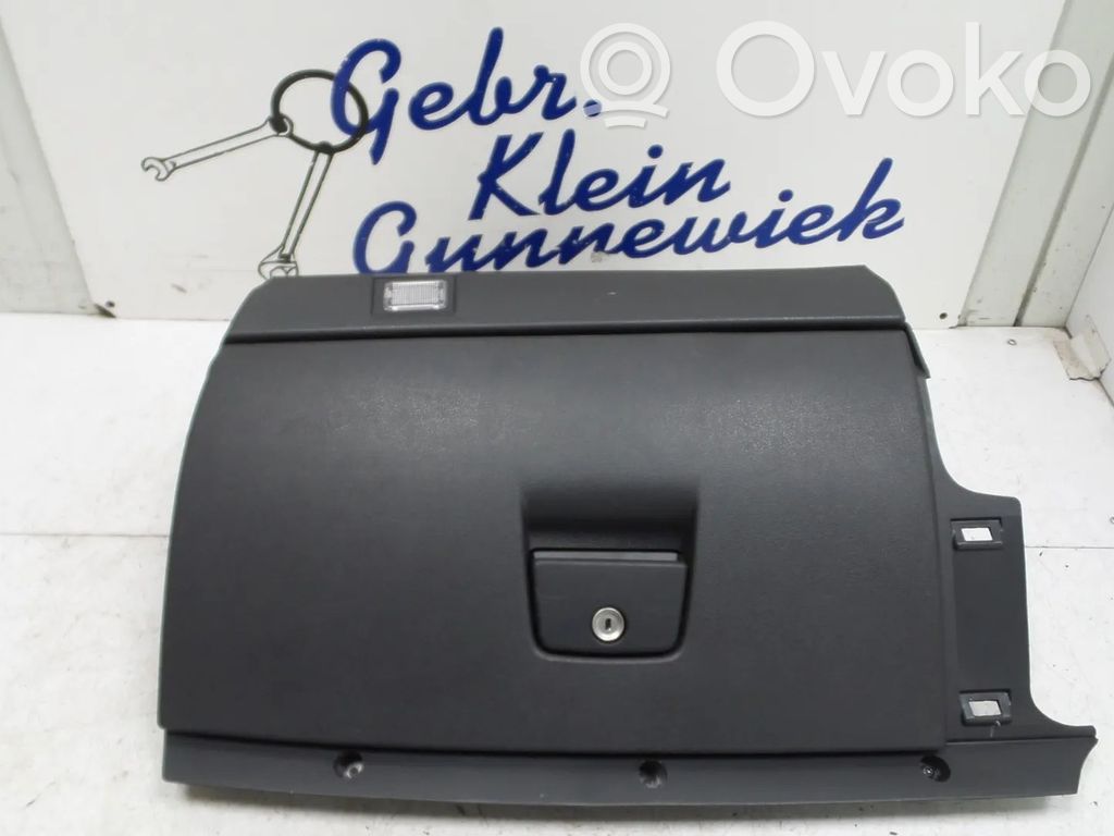 Volvo C30 Daiktadėžės (bordačioko) komplektas 