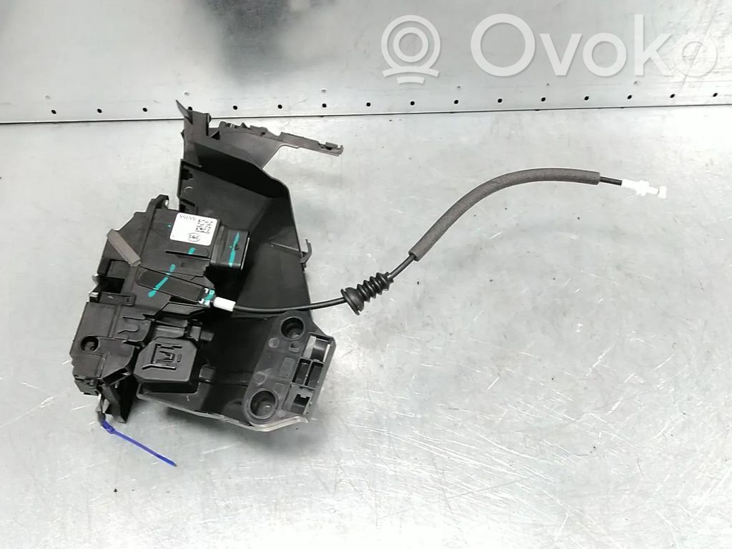 Volvo XC60 Priekšpusē slēdzene 
