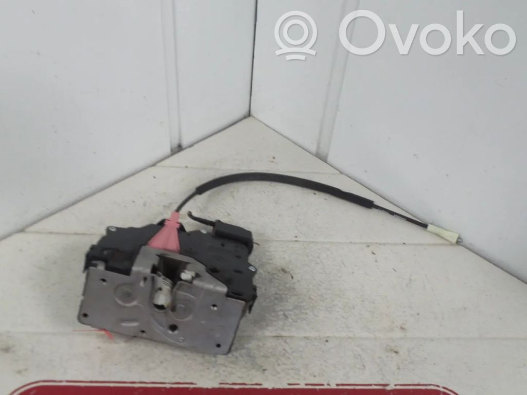 Opel Corsa E Aizmugurē slēdzene 