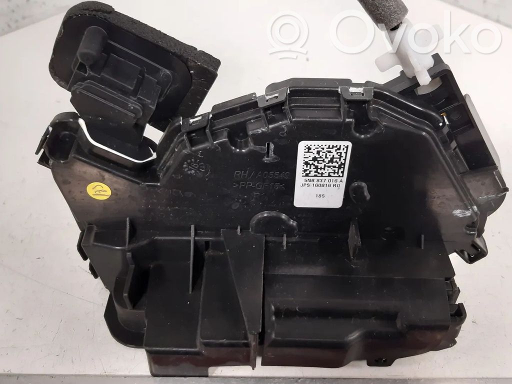 Volkswagen Tiguan Zamek drzwi przednich 