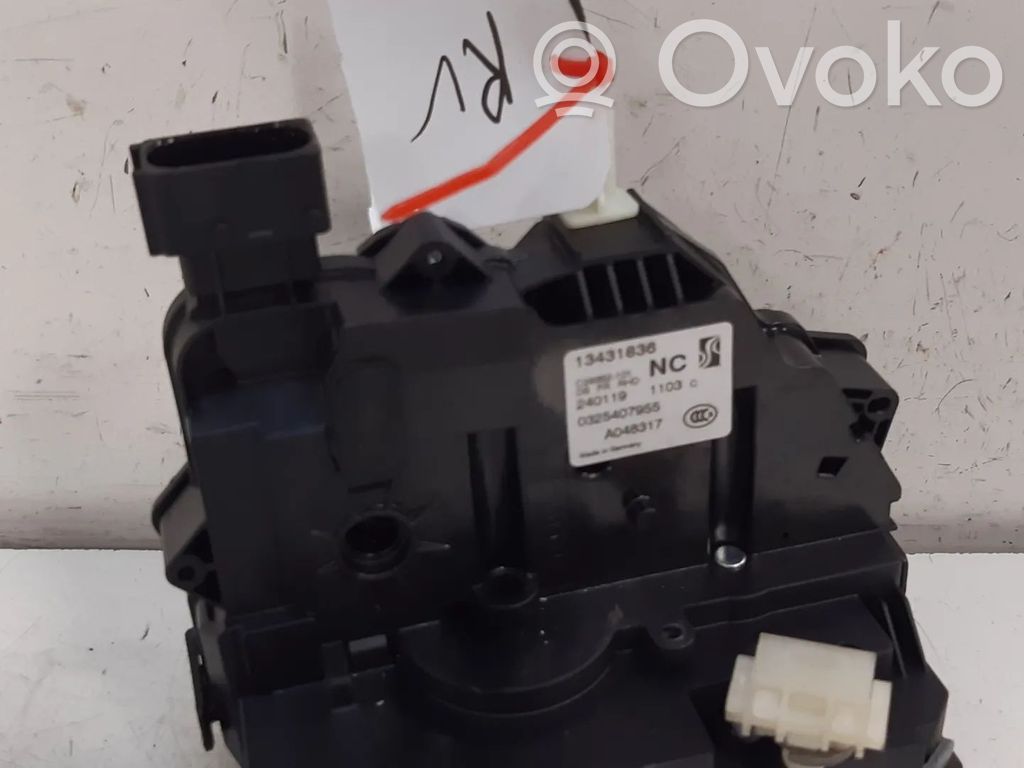 Opel Corsa E Front door lock 