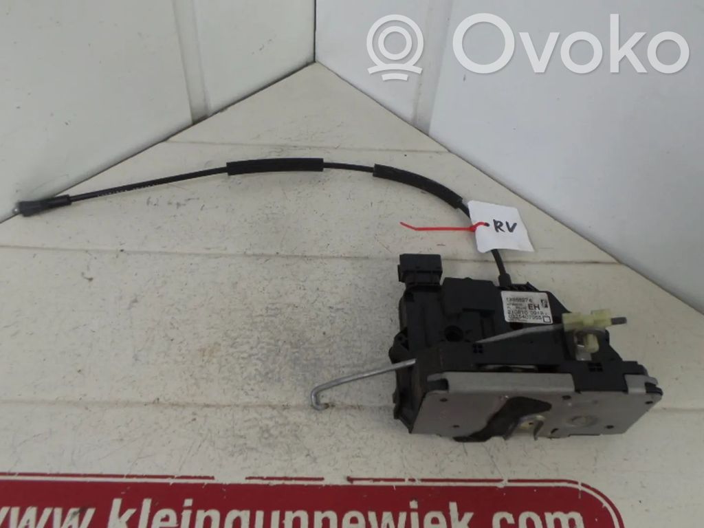 Opel Meriva B Priekšpusē slēdzene 