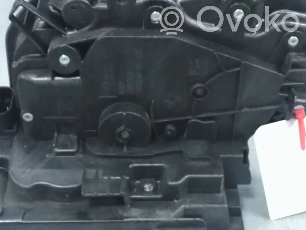 BMW 2 F22 F23 Zamek drzwi przednich 