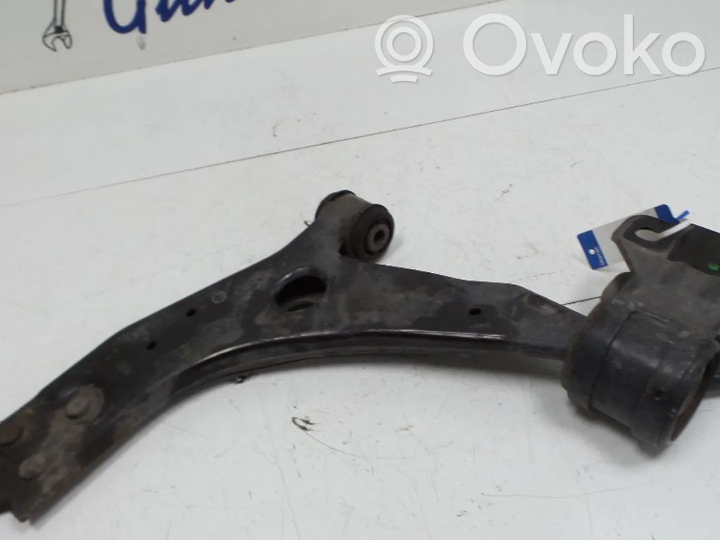 Ford C-MAX II Svira 