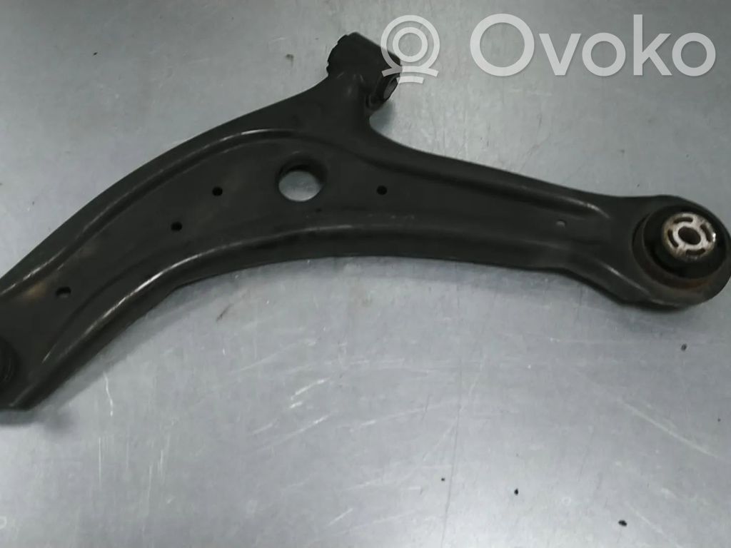 Ford Fiesta Wahacz przedni 