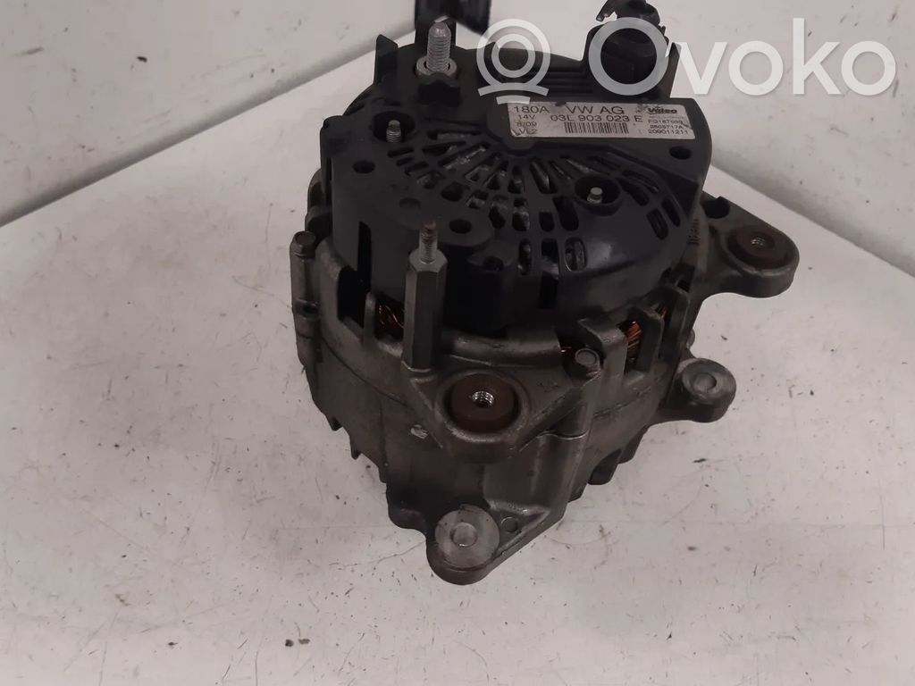 Volkswagen PASSAT B6 Alternator 