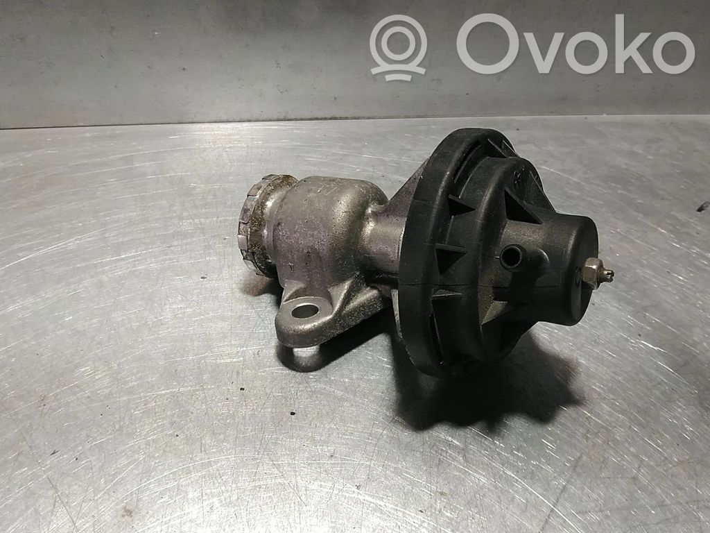 Volkswagen Caddy EGR valve 