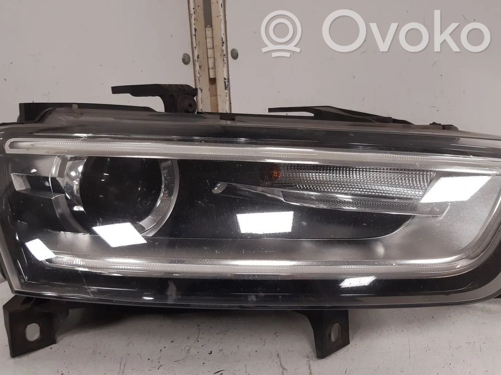 Audi Q3 8U Priekinis žibintas 