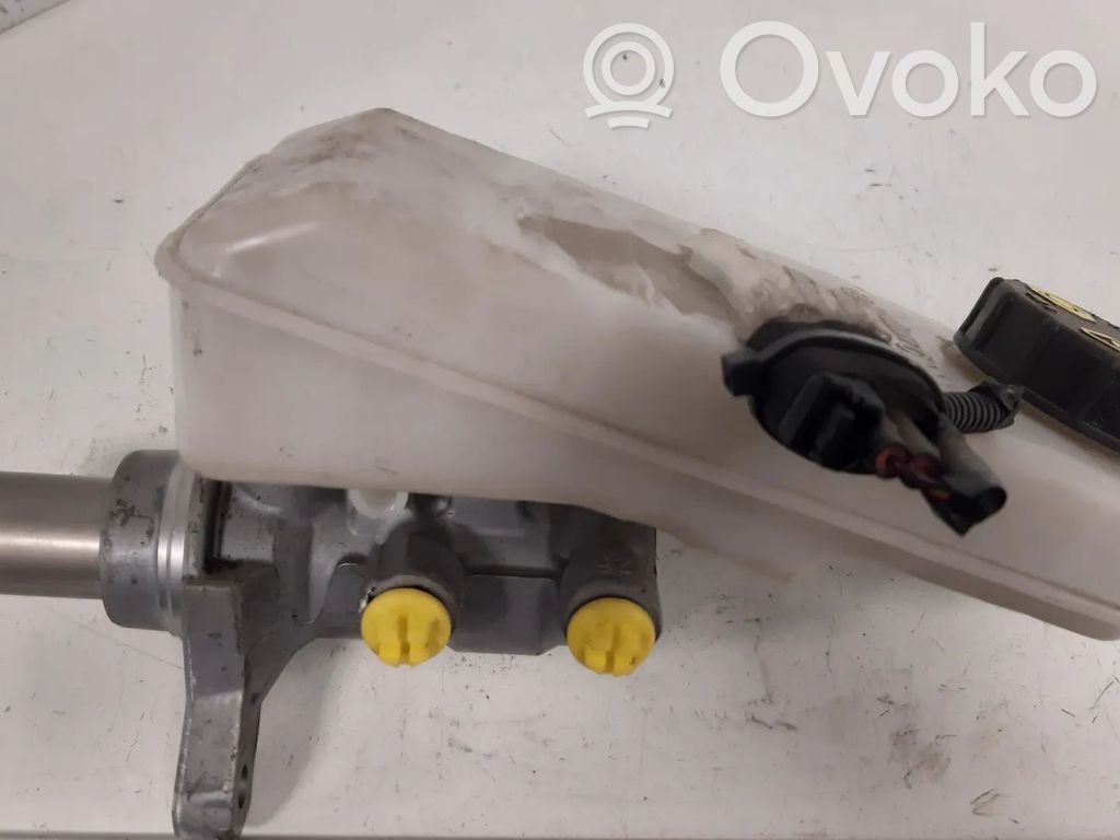 Volvo XC40 Pääjarrusylinteri 