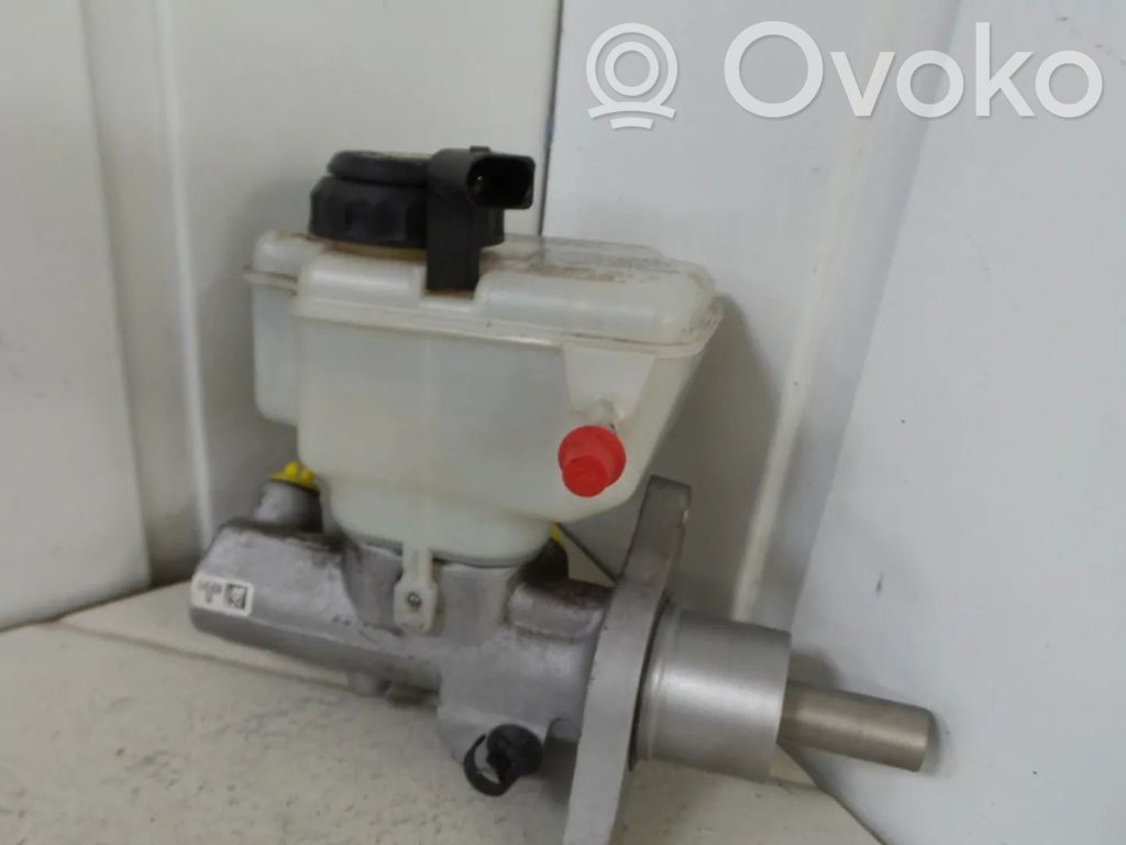 Volkswagen Caddy Master brake cylinder 