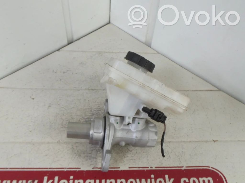 BMW X4 F26 Master brake cylinder 