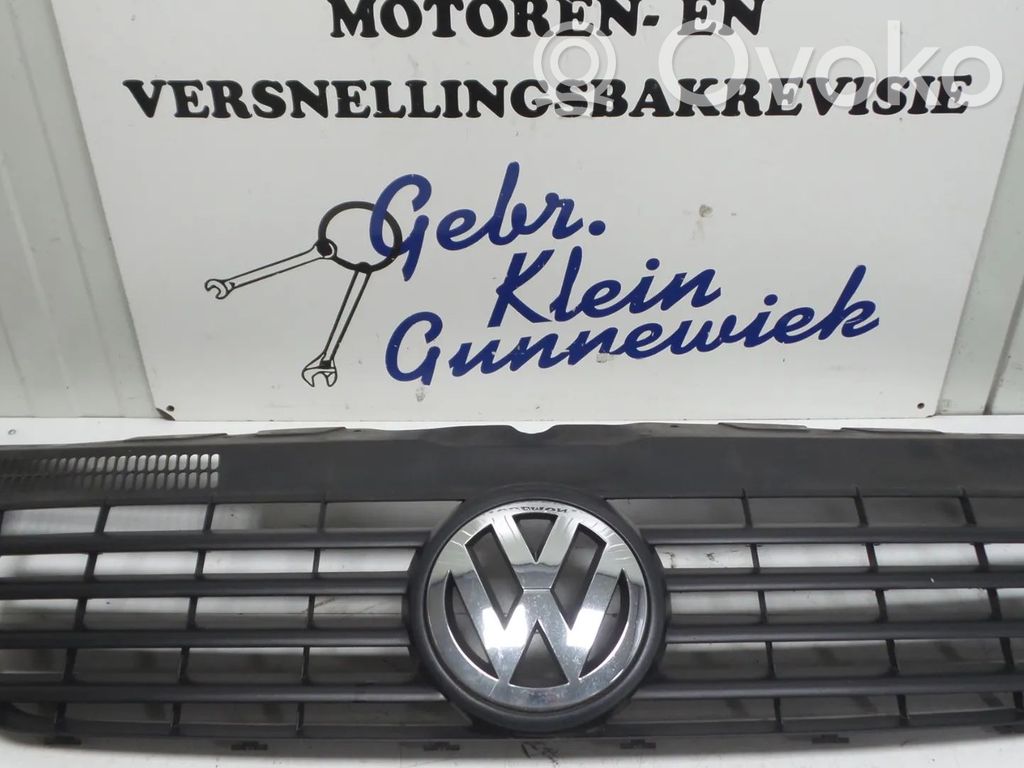 Volkswagen Transporter - Caravelle T5 Etupuskurin ylempi jäähdytinsäleikkö 