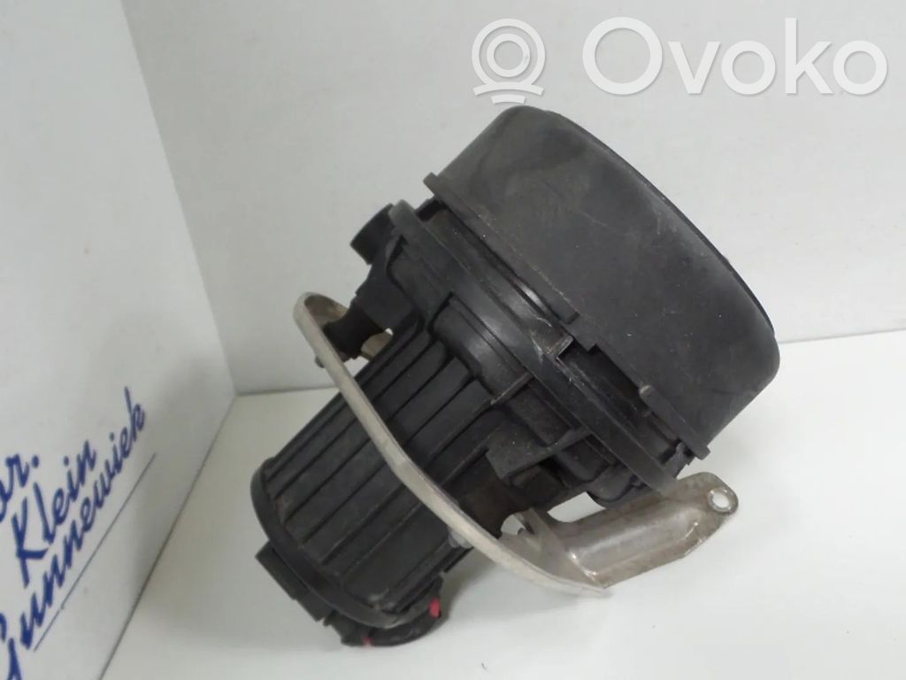 Audi R8 42 Pompa powietrza wtórnego 
