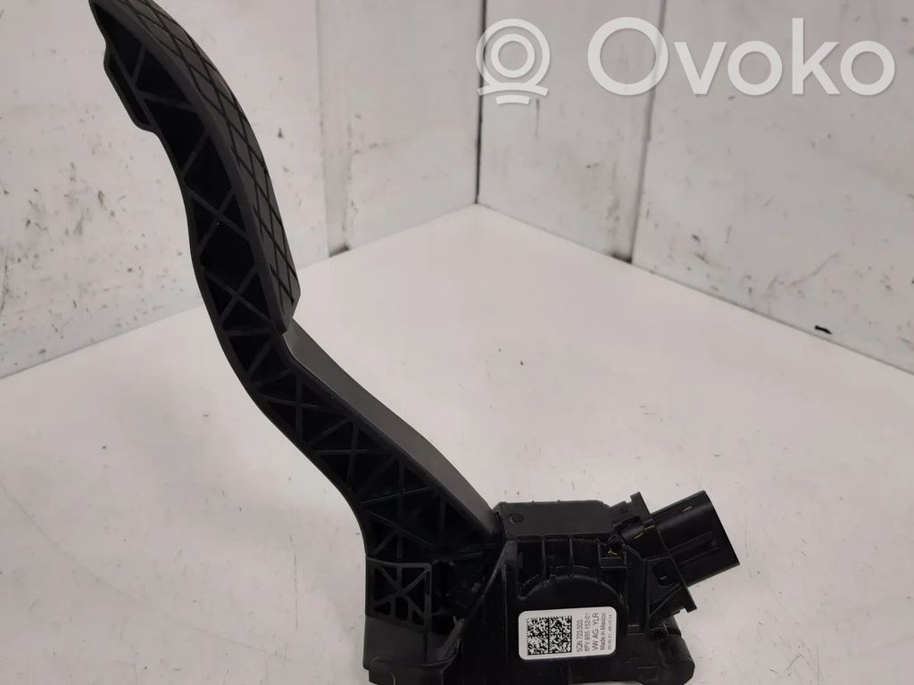 Volkswagen Tiguan Accelerator pedal position sensor 