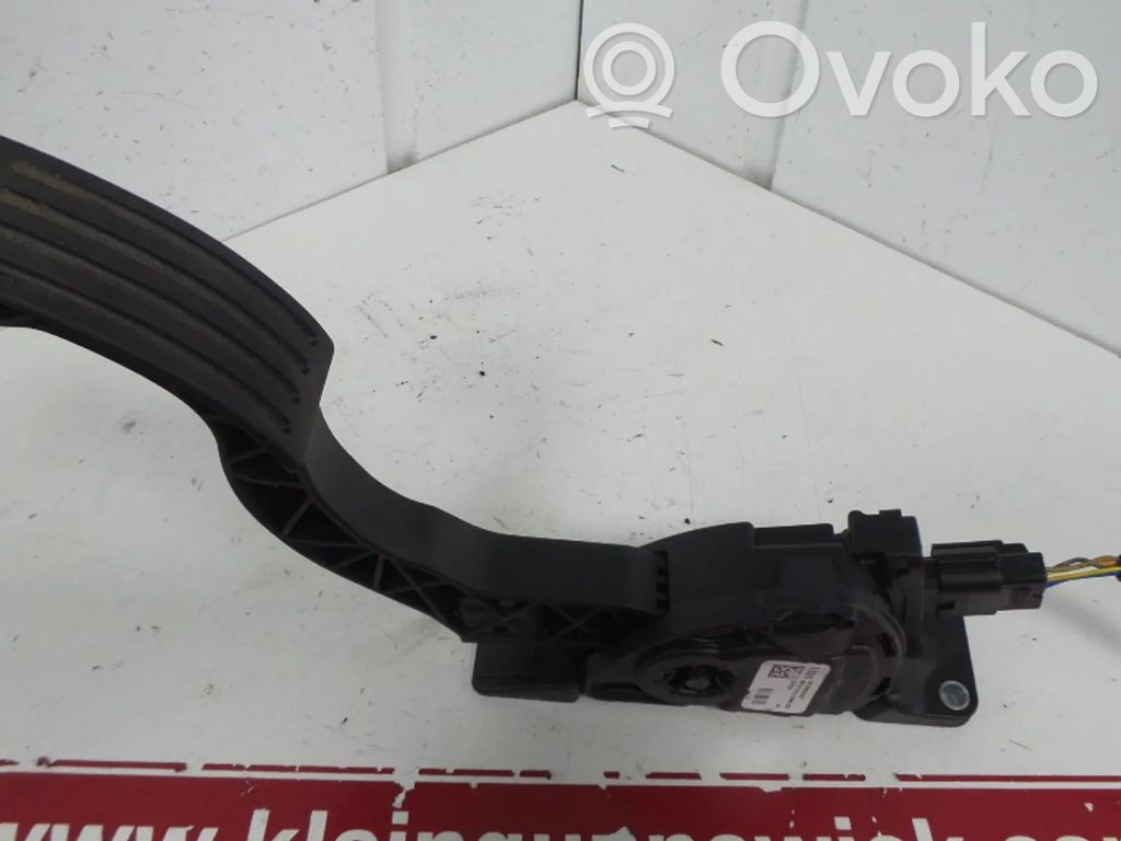 Volvo V40 Akseleratora elektriskais regulators (pedālis) 