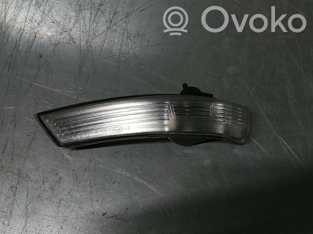 Ford Focus Semnalizator față 
