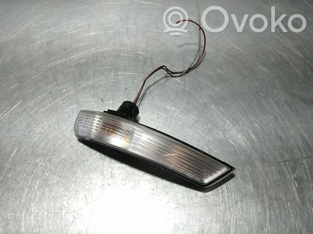 Front indicator light   8M5113B384AA