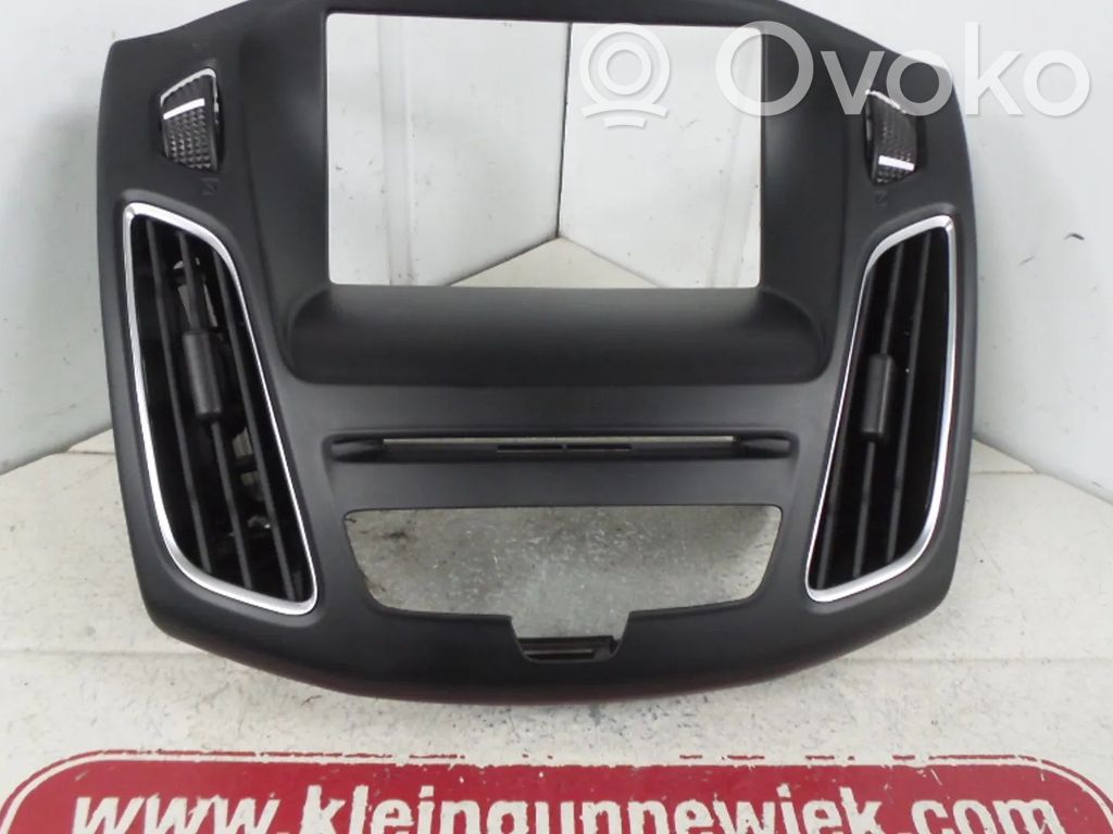 Ford Focus Boczna kratka nawiewu deski rozdzielczej 