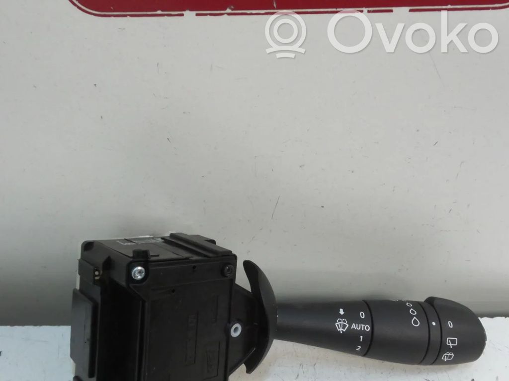 Renault Captur Wiper turn signal indicator stalk/switch 
