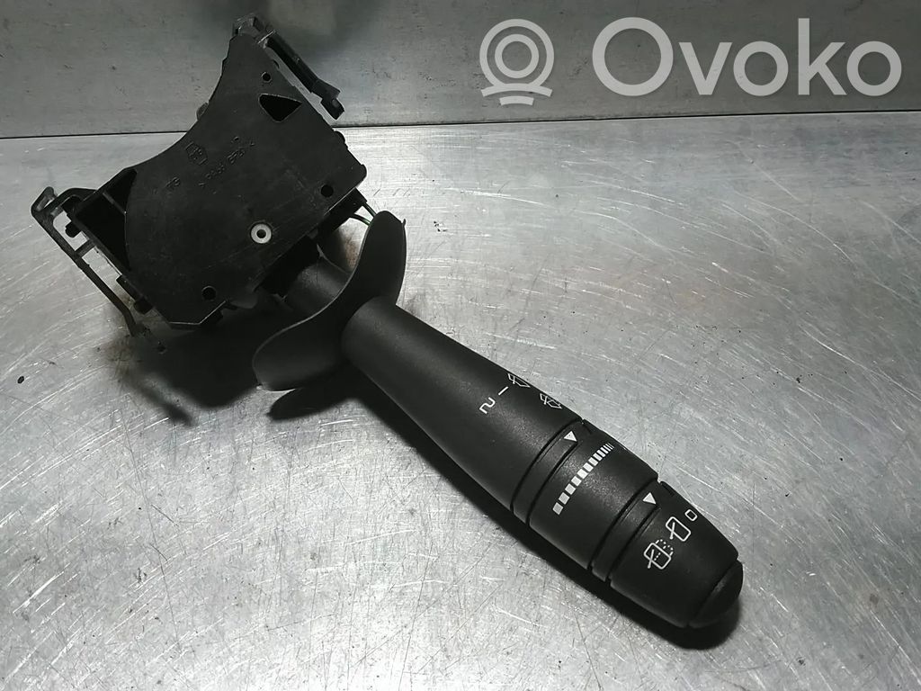 Renault Twingo II Wiper turn signal indicator stalk/switch 