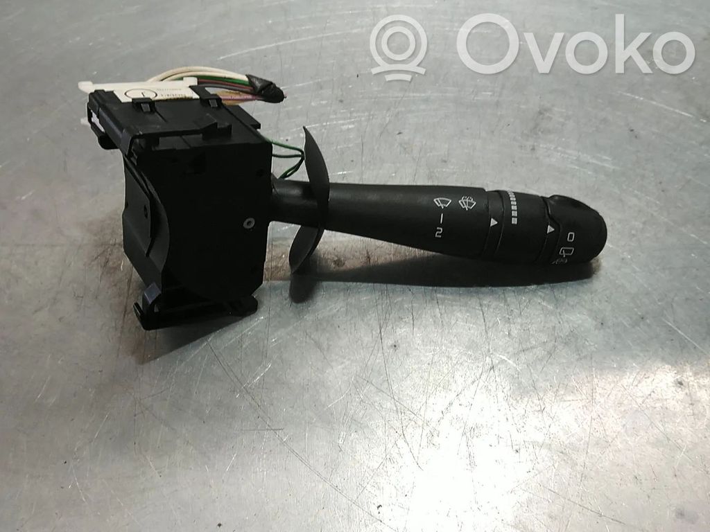 Renault Twingo II Wiper turn signal indicator stalk/switch 