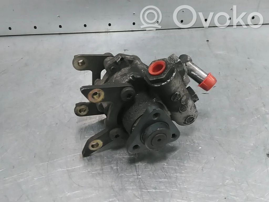 BMW 3 E36 Power steering pump 