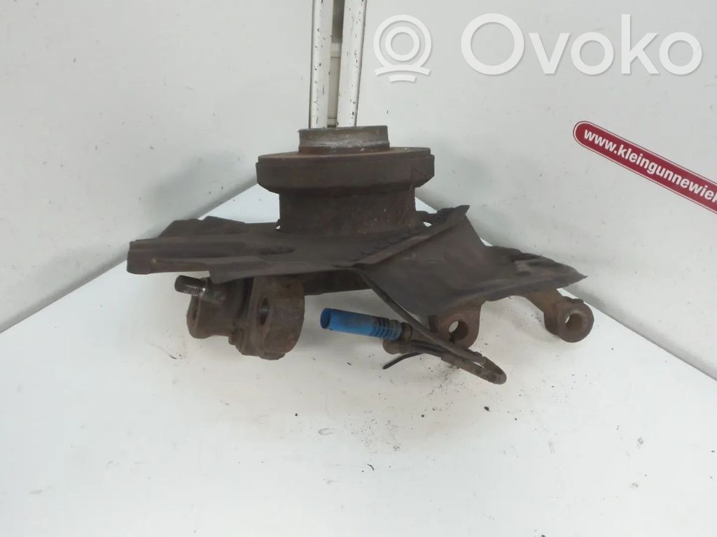 Front wheel hub spindle knuckle