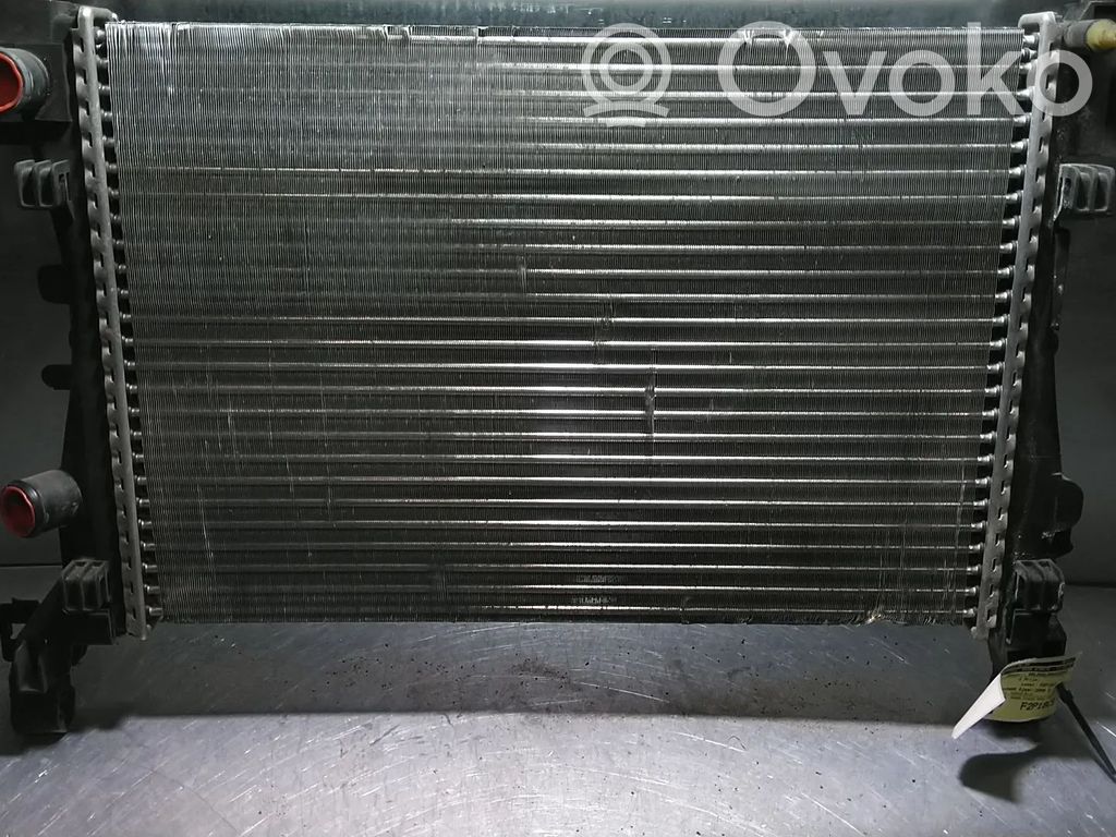 Opel Corsa D Aušinimo skysčio radiatorius 
