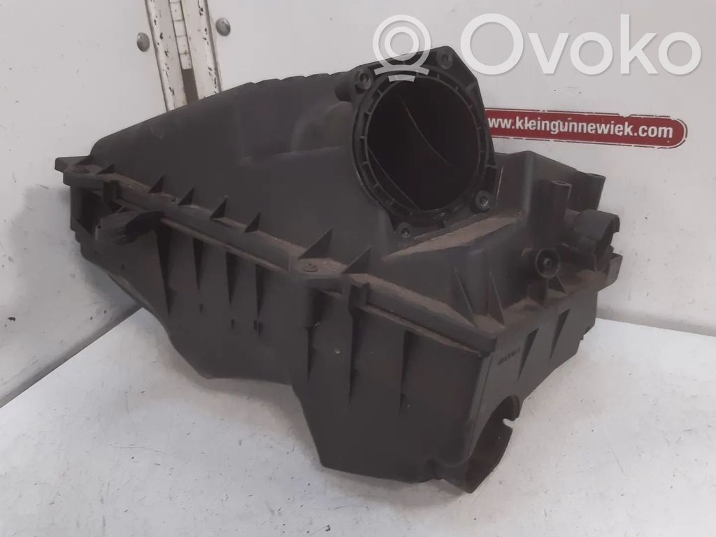 Volkswagen Golf IV Caja del filtro de aire 